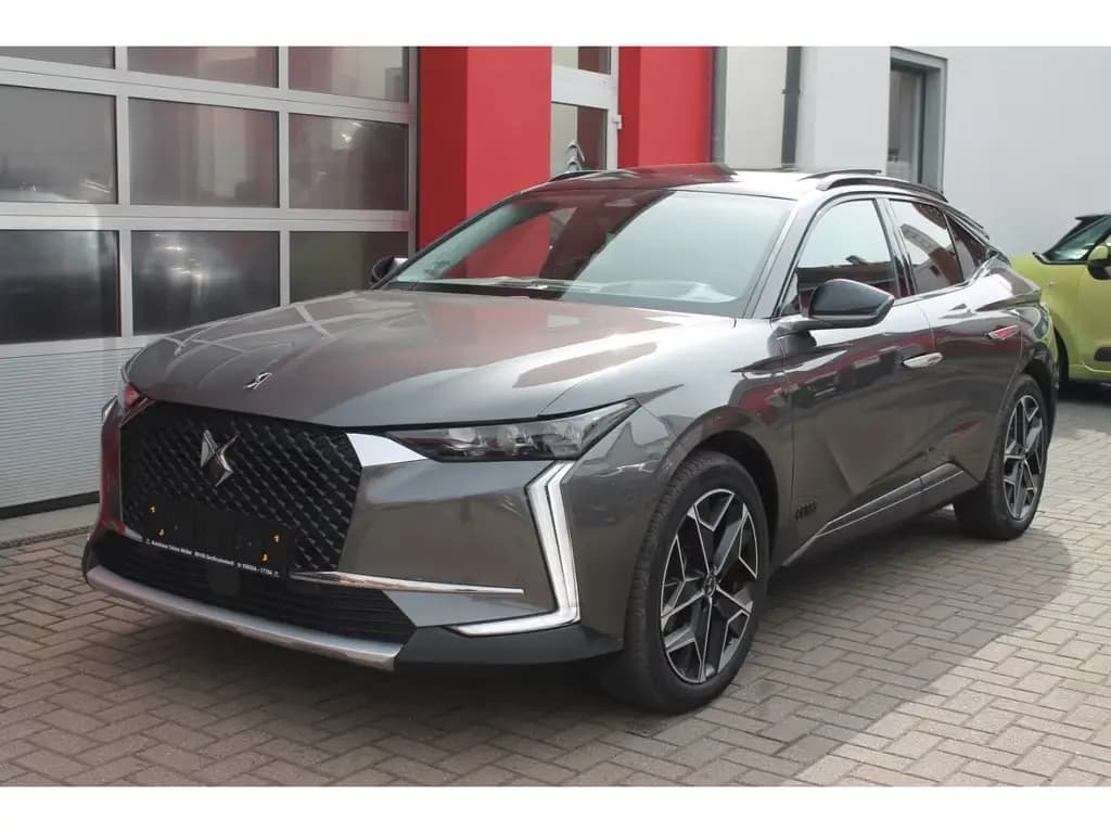 Main__Slider__Photo:DS Automobiles DS4 Cross Trocadero PT130 EAT8 Dach Focal Navi 08/2023-0