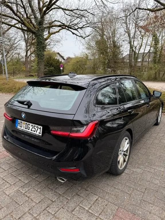 Main__Slider__Photo:BMW 3 Series Combi Sport LiveCockpit Pro Harman 11/2019-0