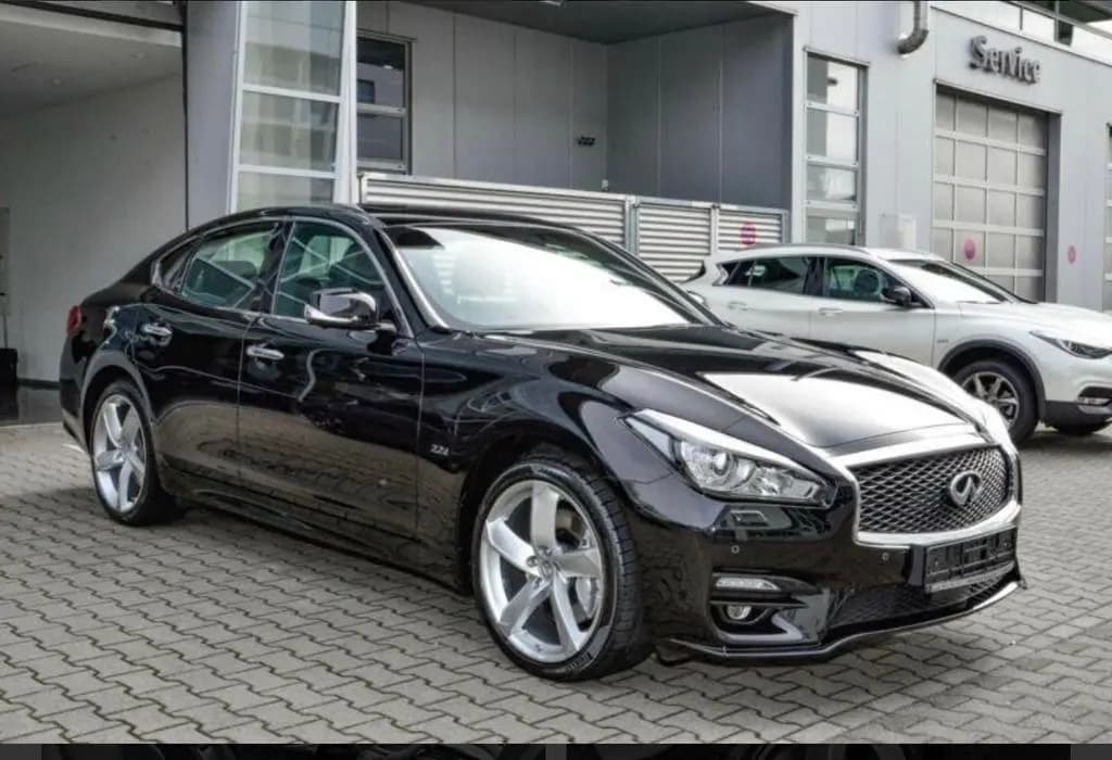 Main__Slider__Photo:Infiniti Q70 2.2D Premium Tech Auto Premium Tech 05/2015-0