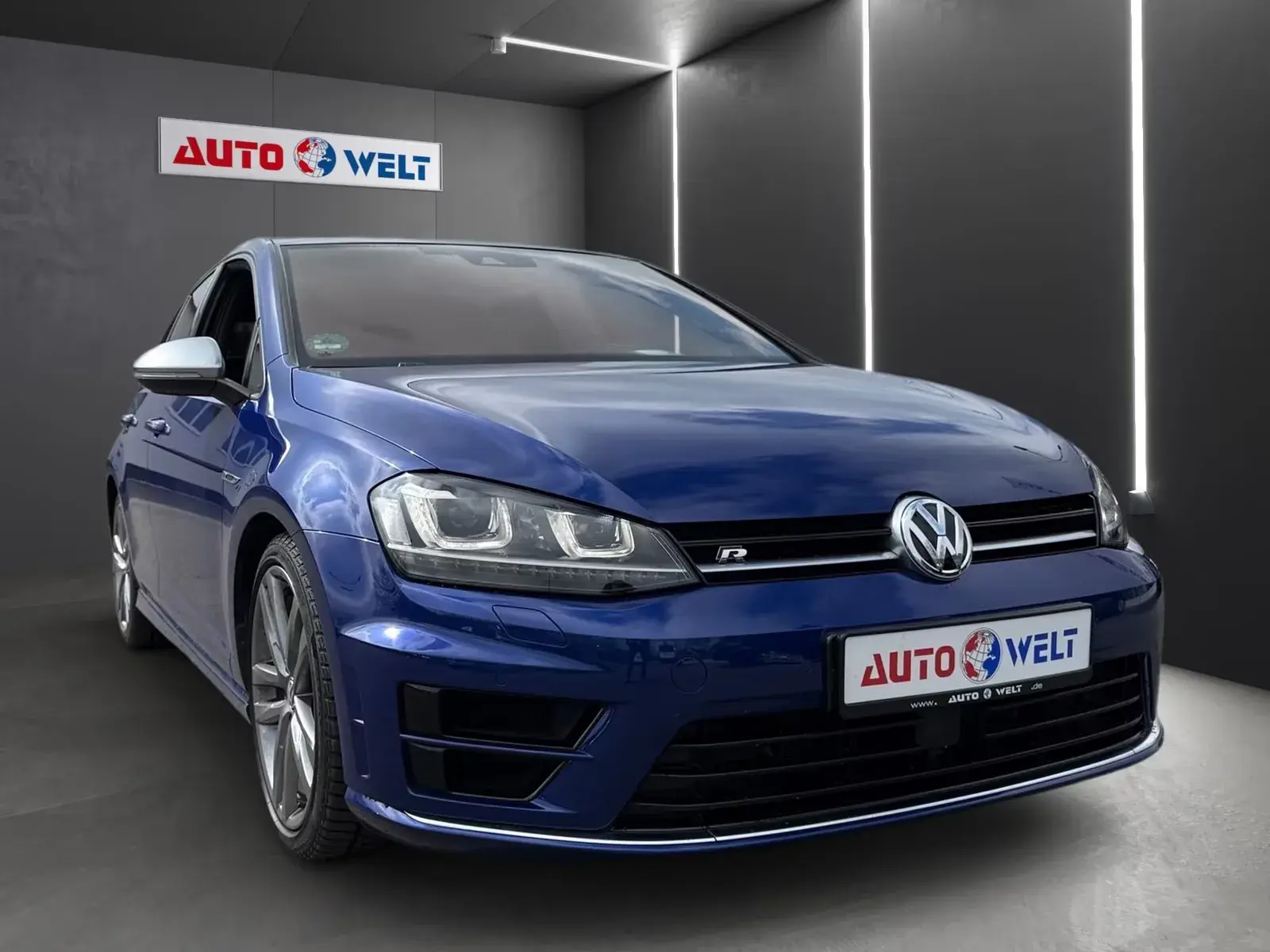 Main__Slider__Photo:Volkswagen Golf 01/2016-1