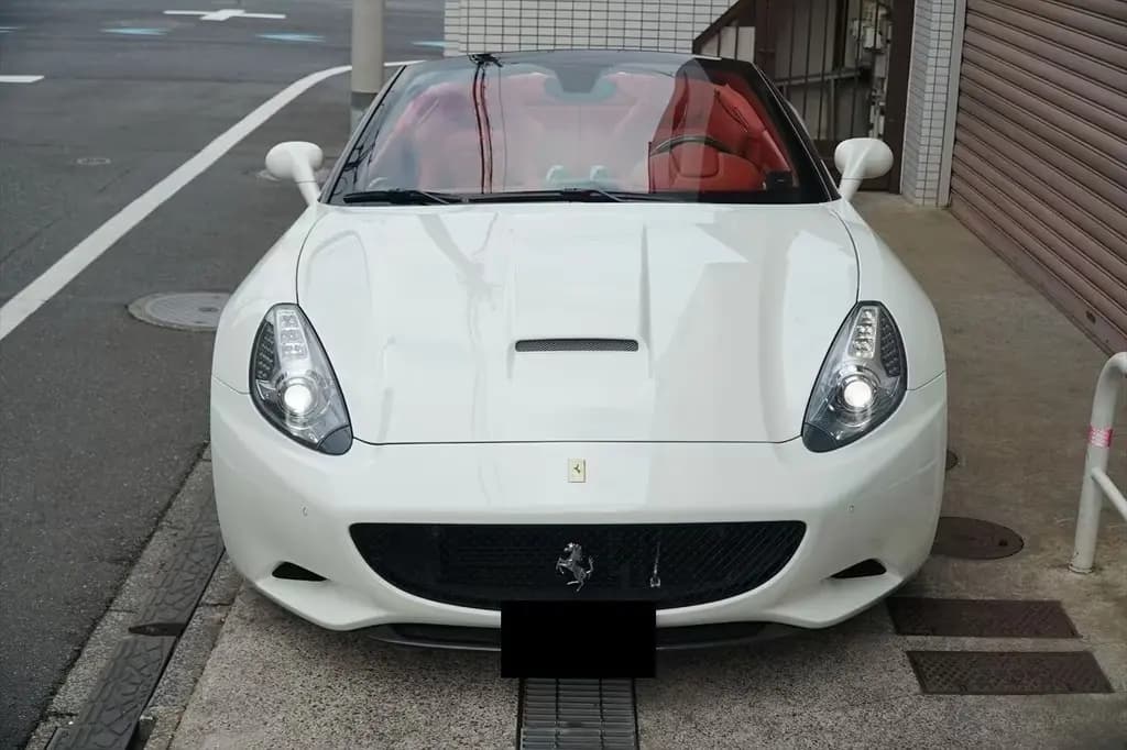 Main__Slider__Photo:Ferrari California 30 01/2013-0