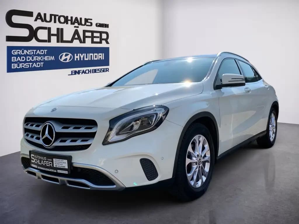 Main__Slider__Photo:Mercedes-Benz GLA-Class 180 Urban Automatik Navi Pan. Dach 07/2017-0