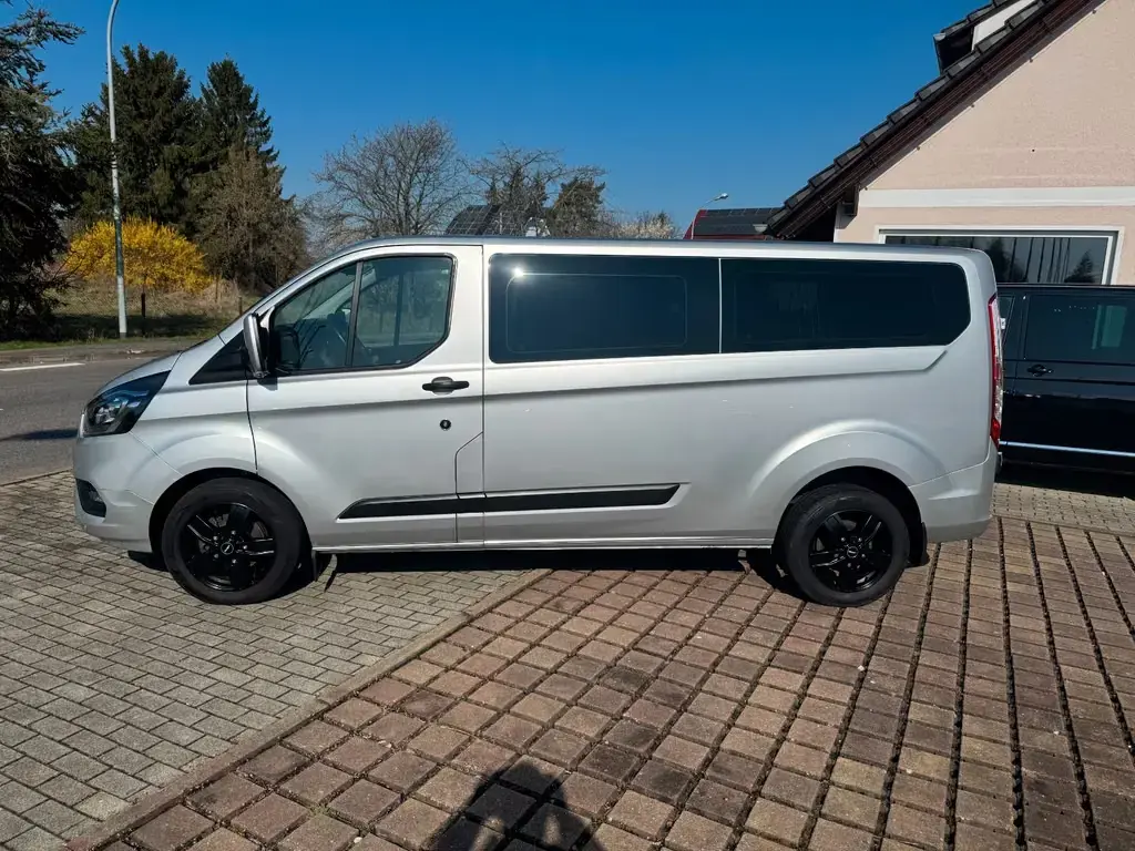 Main__Slider__Photo:Ford Transit /Tourneo Custom/Einstiegshilfe/9 Sitze 03/2021-1