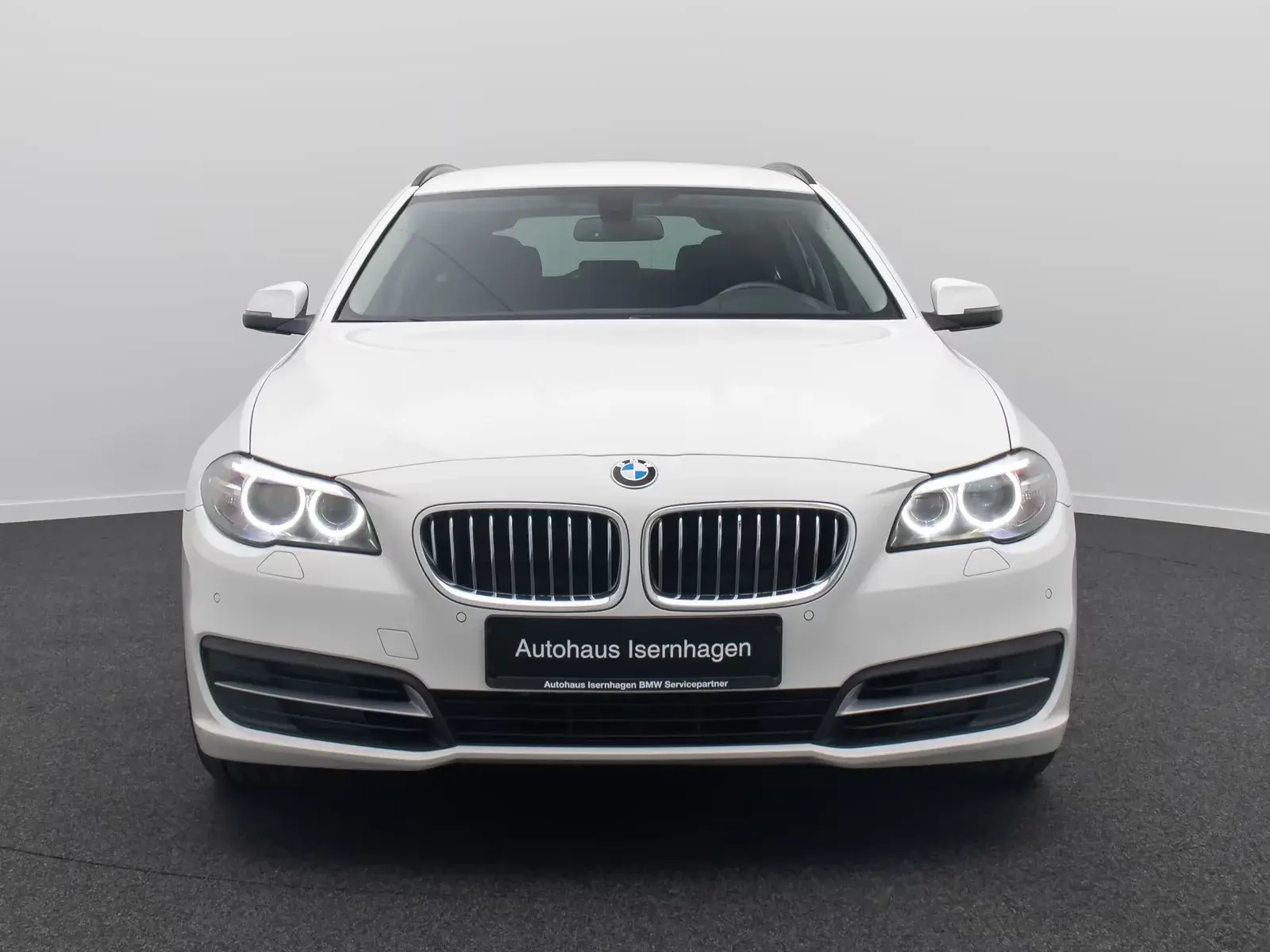 Main__Slider__Photo:BMW 5 Series 06/2016-1