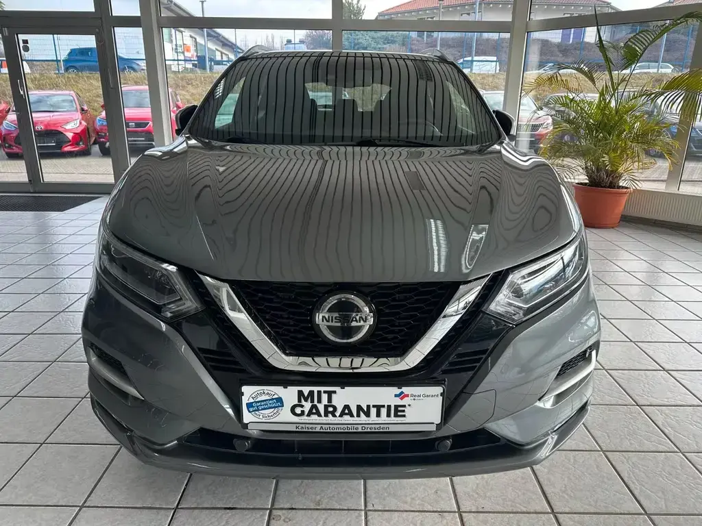 Main__Slider__Photo:Nissan Qashqai Tekna+*Panorama*Tempo*Kamera*SHZ*Bose* 07/2019-1