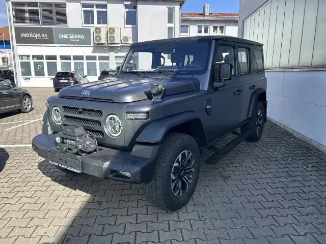 Main__Slider__Photo:BAW 212 2.0 TCI Turbo 4x4 - Seilwinde - Suchscheinwe null-0