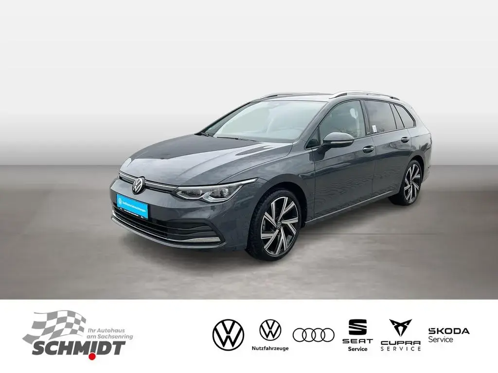 Main__Slider__Photo:Volkswagen Golf VIII Variant 1.5 TSI Active STHZ MATRIX RFK 01/2023-1