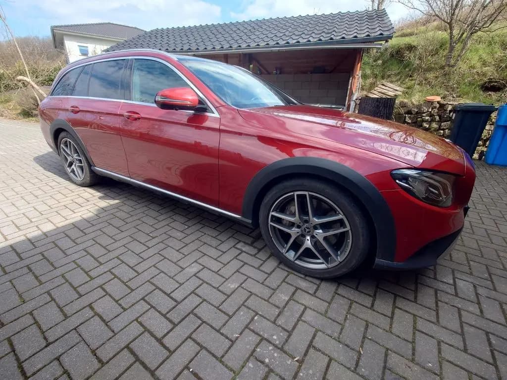 Main__Slider__Photo:Mercedes-Benz E-Class 400 d 4MATIC T All-Terrain Autom. All-Terrain 07/2020-0