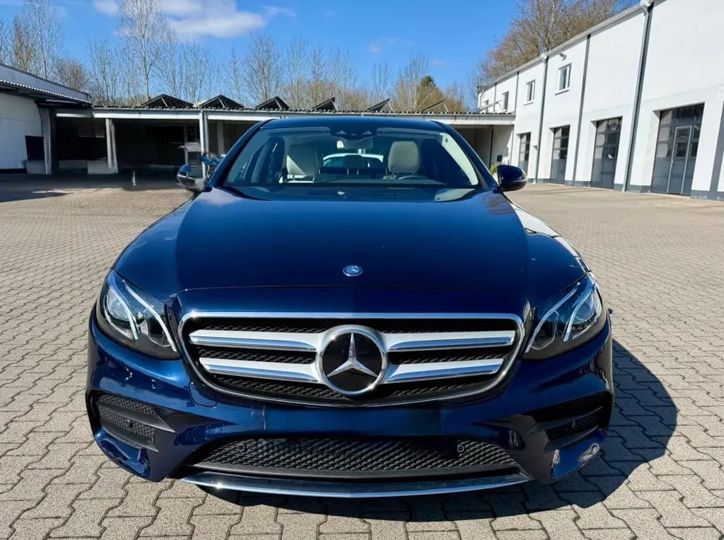 Main__Slider__Photo:Mercedes-Benz E-Class 400 4MATIC AVANTGARDE Autom. AVANTGARDE 04/2018-0