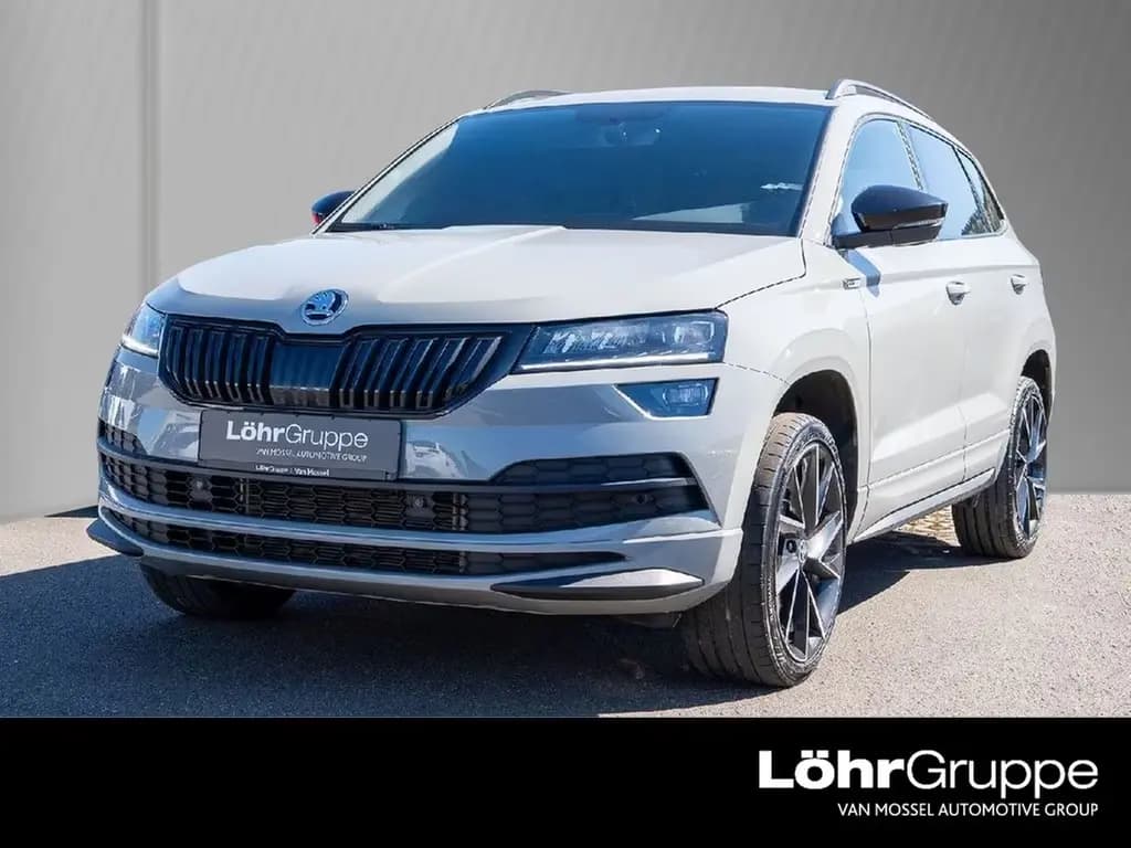Main__Slider__Photo:Skoda Karoq 1.5 TSI DSG Sportline Businesspaket 02/2022-0