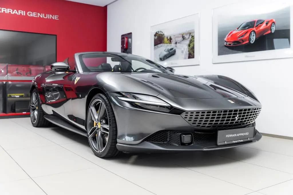 Main__Slider__Photo:Ferrari Roma Spider 3.9 T V8 DCT 02/2024-0