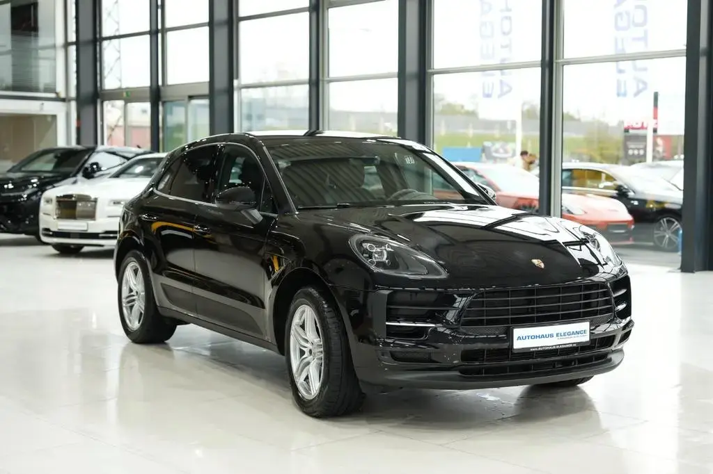 Main__Slider__Photo:Porsche Macan 07/2019-1
