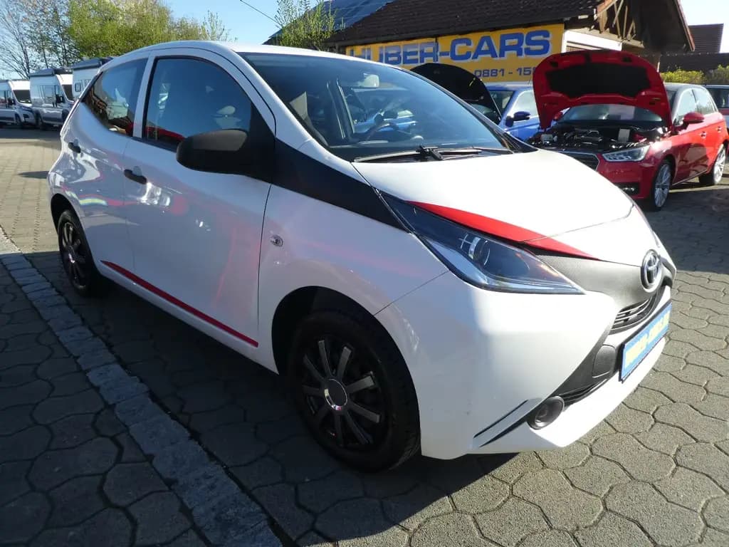 Main__Slider__Photo:Toyota Aygo AYGO x TÜV 7/27 07/2016-0