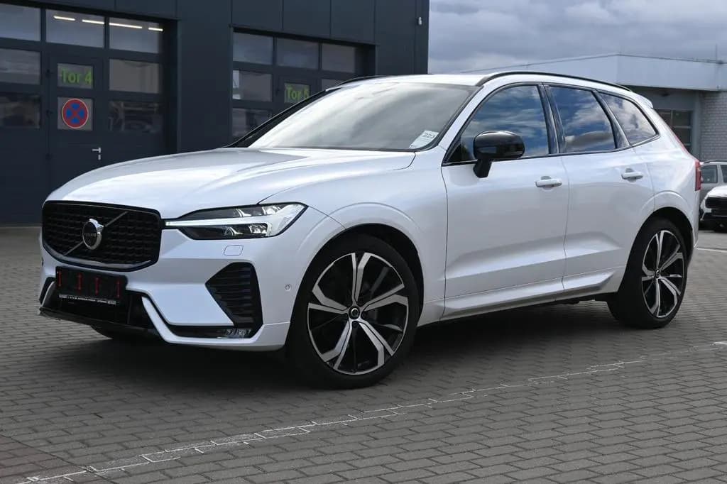 Main__Slider__Photo:Volvo XC60 B4 Ultimate Dark AWD*LUFT*360°*SDTHZG*LED 02/2023-0