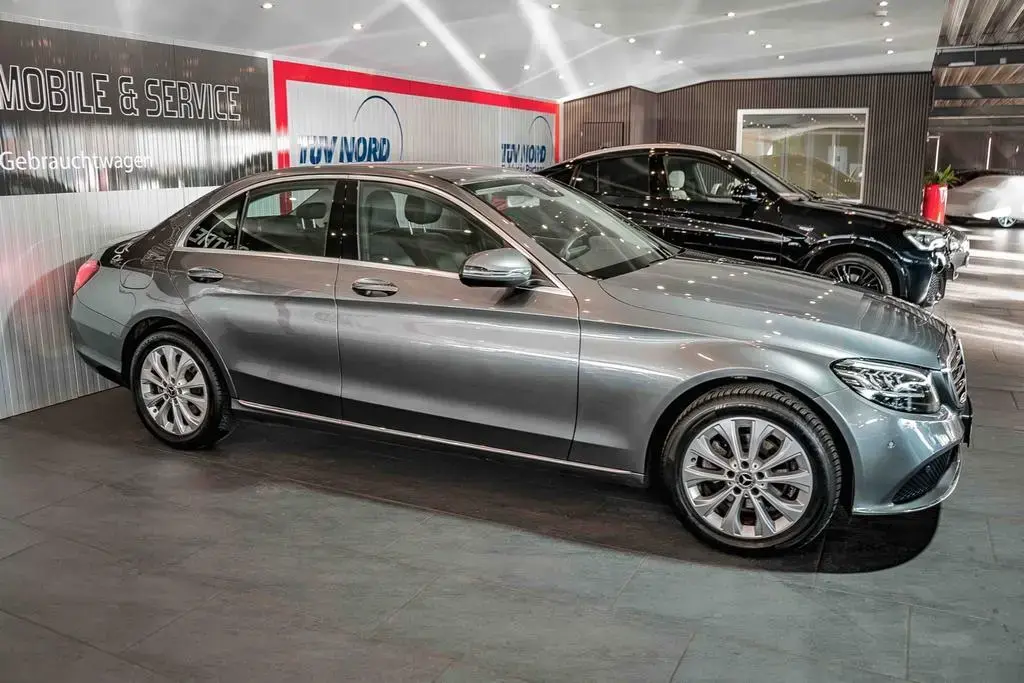 Main__Slider__Photo:Mercedes-Benz C-Class 180 Lim. Business Plus Rückfahrkamera Autom. 11/2018-1
