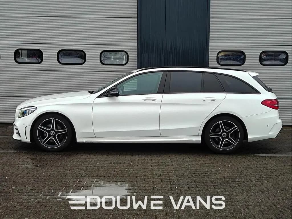 Main__Slider__Photo:Mercedes-Benz C-Class 200 Estate AMG Night Edition Distronic LED 05/2020-0