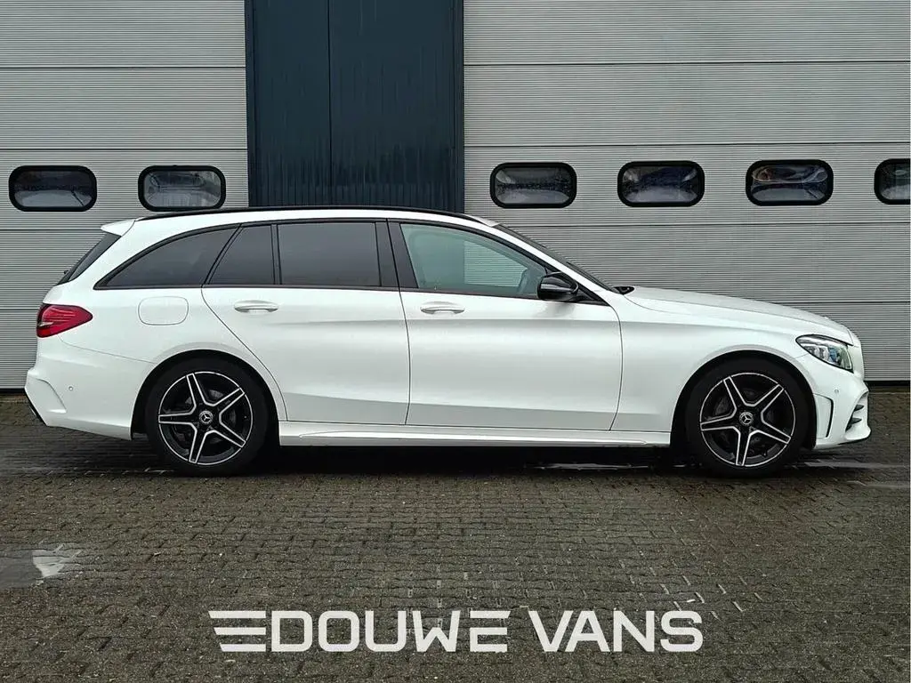 Main__Slider__Photo:Mercedes-Benz C-Class 200 Estate AMG Night Edition Distronic LED 05/2020-1