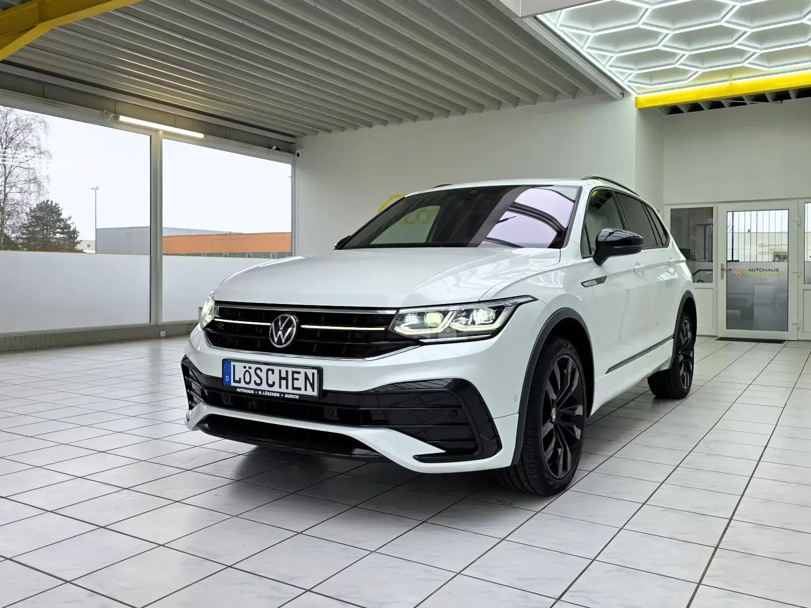 Main__Slider__Photo:Volkswagen Tiguan Allspace 02/2022-1