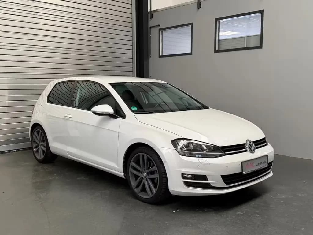 Main__Slider__Photo:Volkswagen Golf VII Lim. Highline BMT/Alcantara/AHK/1. Hand 09/2015-0