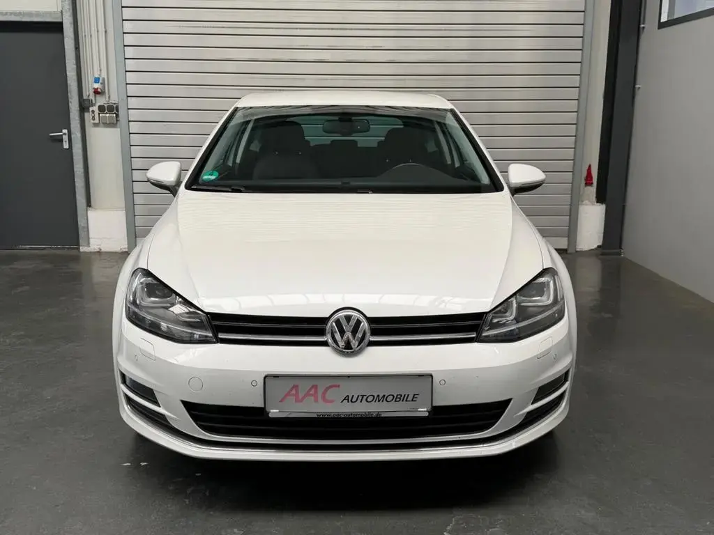 Main__Slider__Photo:Volkswagen Golf VII Lim. Highline BMT/Alcantara/AHK/1. Hand 09/2015-1