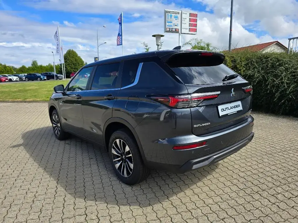 Main__Slider__Photo:Mitsubishi Outlander 2.4L PHEV PLUS 03/2026-1