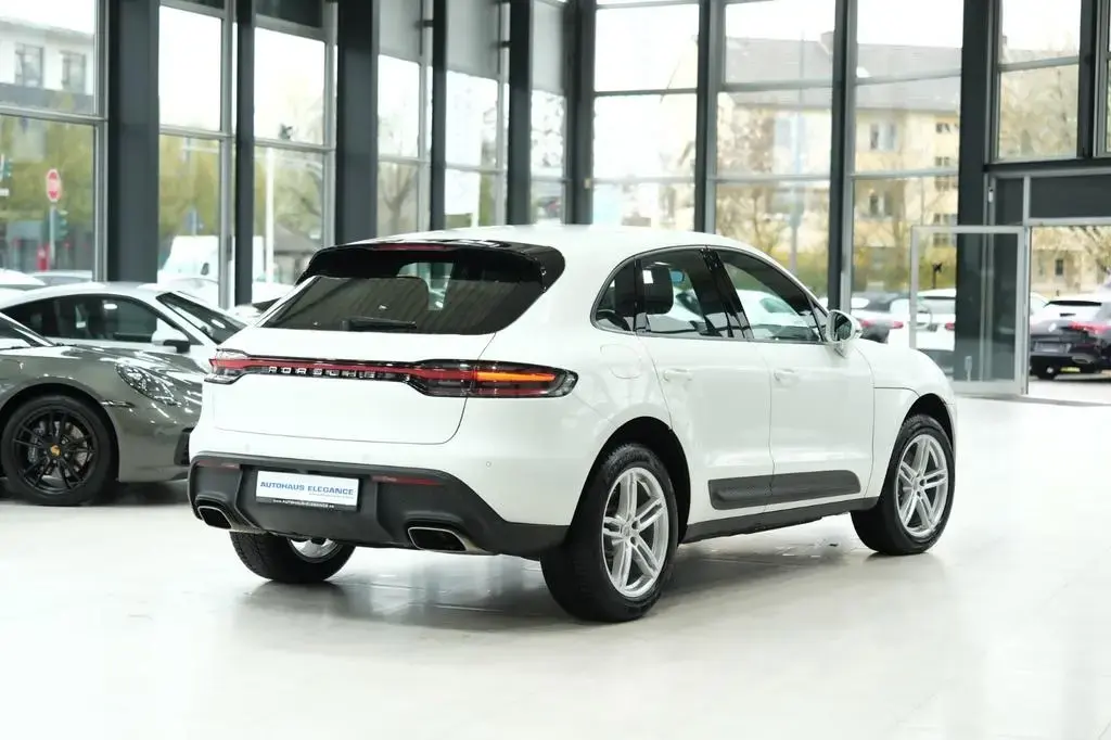 Main__Slider__Photo:Porsche Macan 10/2022-1