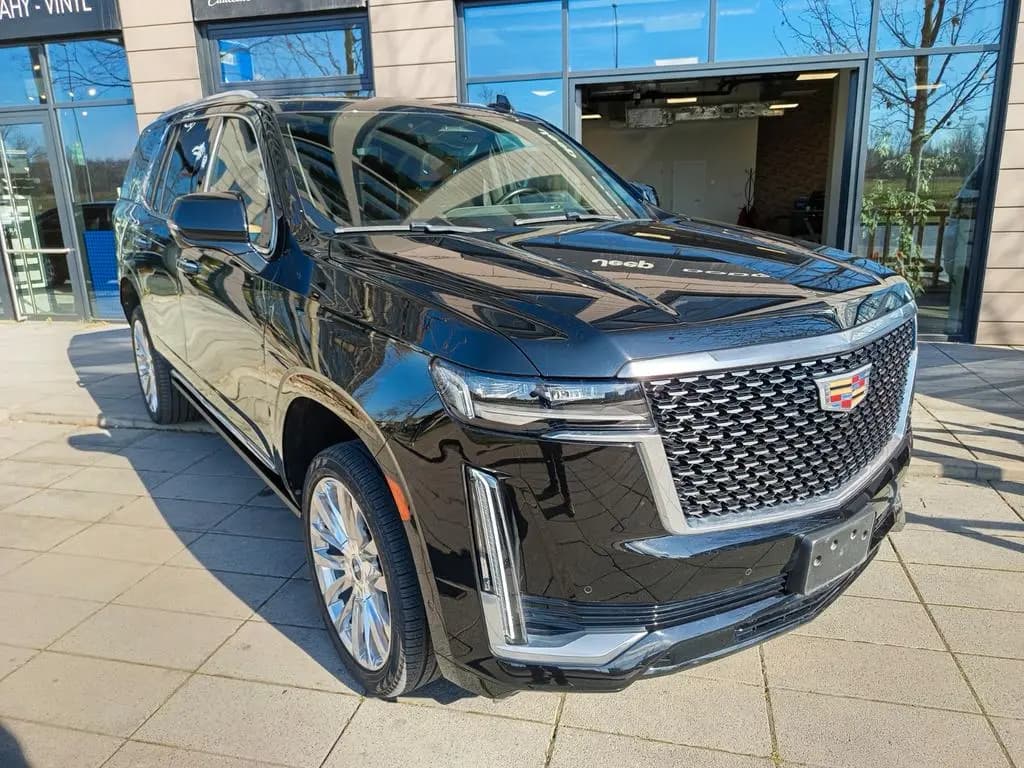 Main__Slider__Photo:Cadillac Escalade Platinum 6.2L, 600, audio AKG, night v. 11/2021-0