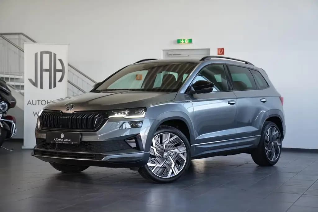 Main__Slider__Photo:Skoda Karoq Sportline 4x4 *AUT*NAV*LED*AHK* 01/2023-0