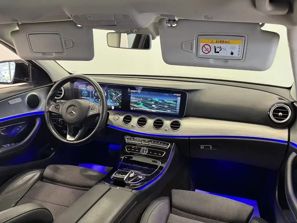 Main__Slider__Photo:Mercedes-Benz E-Class 220 d AMG-Line|PANO|WIDESCREEN|360°|HUD|20ZOLL 01/2017-1