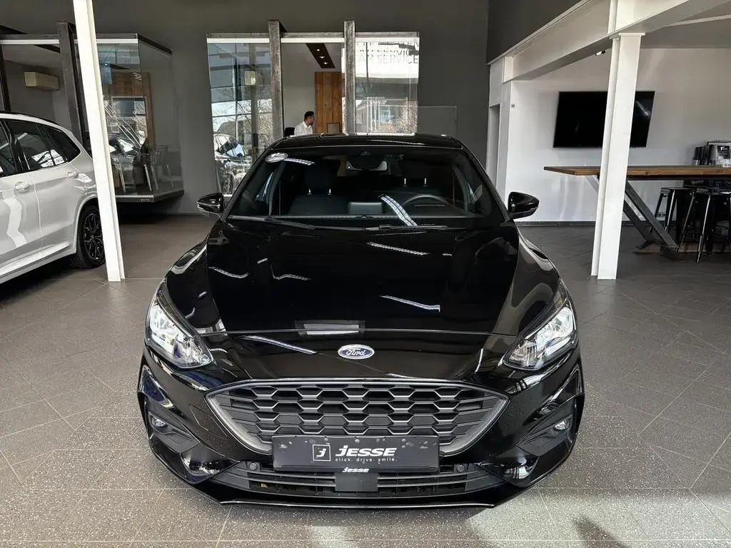 Main__Slider__Photo:Ford Focus 1.0 EcoBoost ST-Line Navi B&O HUD R.CAM Wi 08/2019-1