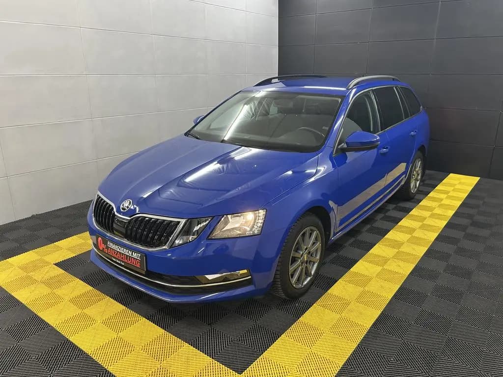 Main__Slider__Photo:Skoda Octavia Kam+Apple CarPlay+Navi+LED+Tempomat 09/2018-0