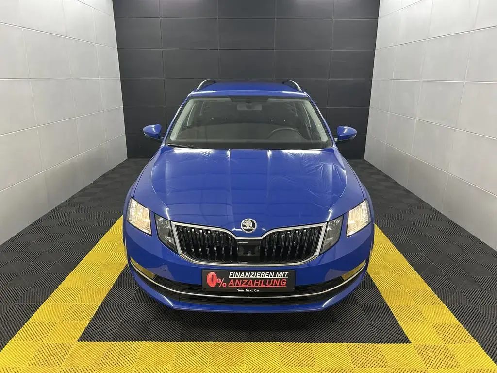 Main__Slider__Photo:Skoda Octavia Kam+Apple CarPlay+Navi+LED+Tempomat 09/2018-1