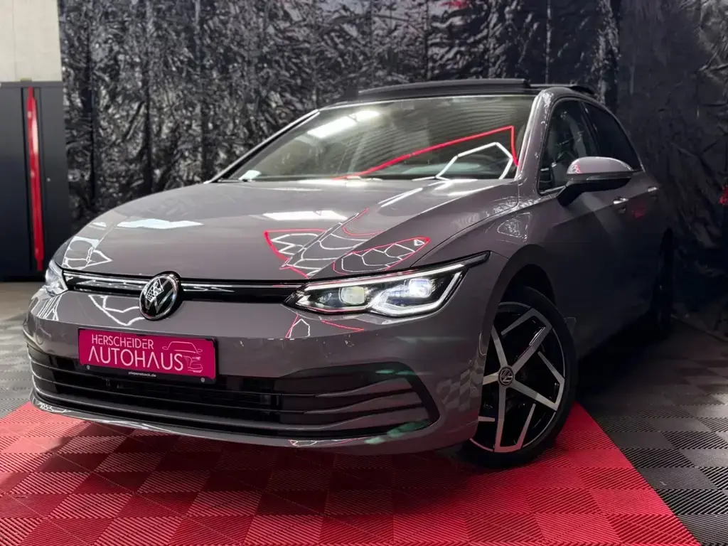 Main__Slider__Photo:Volkswagen Golf VIII Lim.*DSG*Pano*IQ*StaHeiz*LED*AHK*S-Hef 03/2020-1