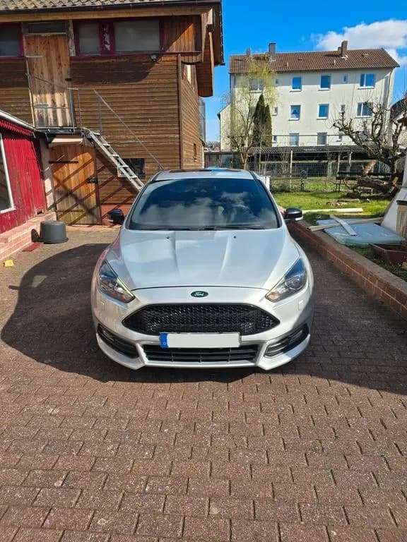 Main__Slider__Photo:Ford Focus 2,0 EcoBoost ST Leder-Sport-Paket ST 07/2015-0
