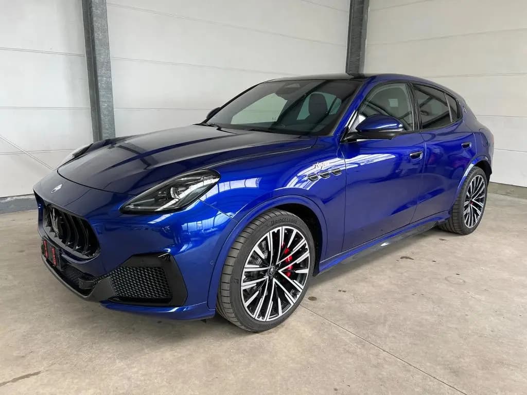 Main__Slider__Photo:Maserati Grecale 3.0 V6 Trofeo+Fahr-Assist2+Sonus+1.Hand 08/2023-0