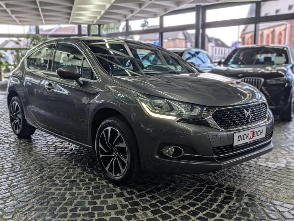 Main__Slider__Photo:DS Automobiles DS4 1.2 PureTech Basis MFL KAM TEMP SHZ PDC ALU1 12/2015-0