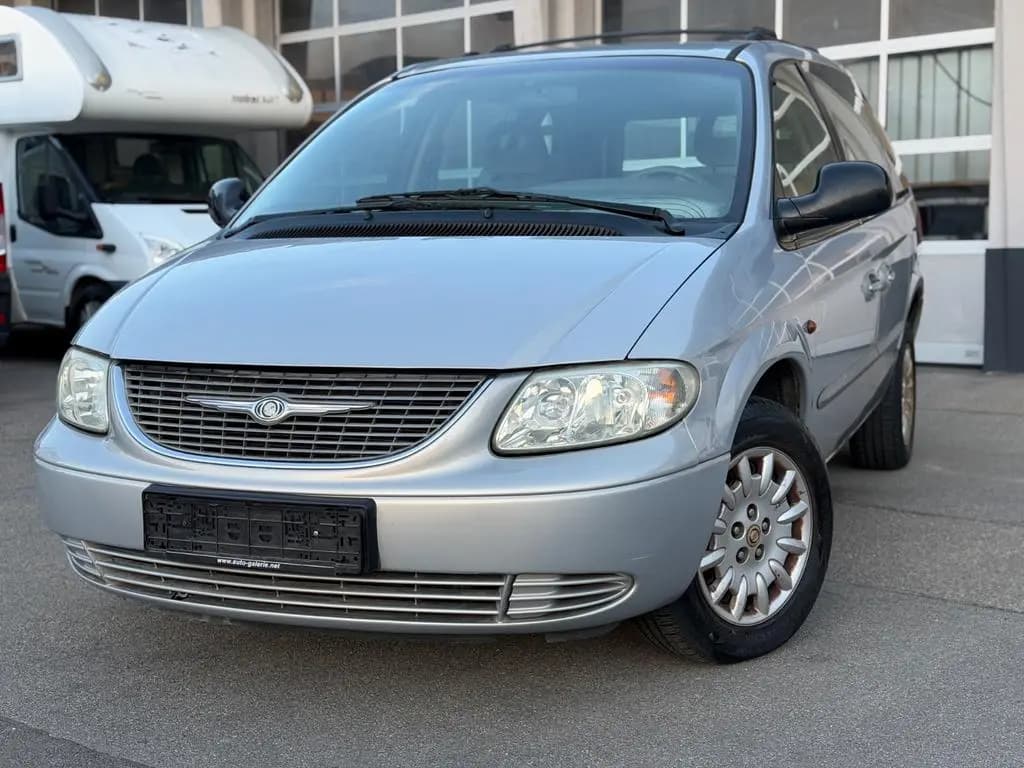 Main__Slider__Photo:Chrysler Grand Voyager SE 2.4 Auto 07/2001-0