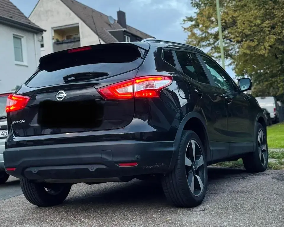 Main__Slider__Photo:Nissan Qashqai NAVI+AUTOMATIK+PANORAMA+360° 05/2016-1