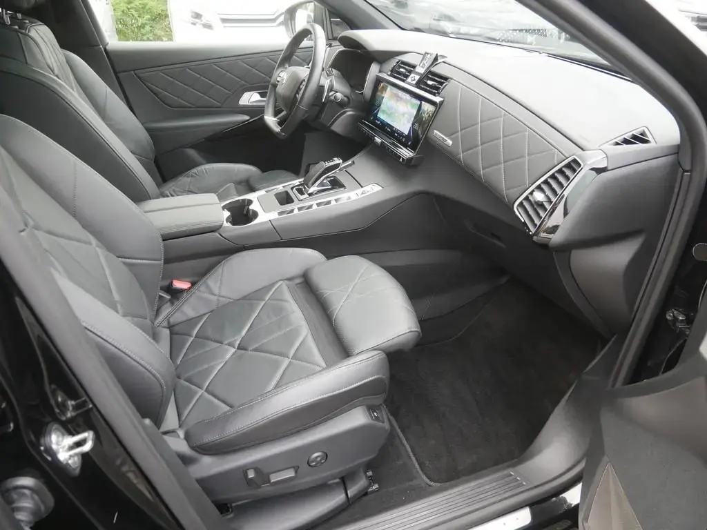 Main__Slider__Photo:DS Automobiles DS7 (Crossback) DS 7 Crossback E-Tense Grand Chic 4x4 LED PANO 09/2021-1
