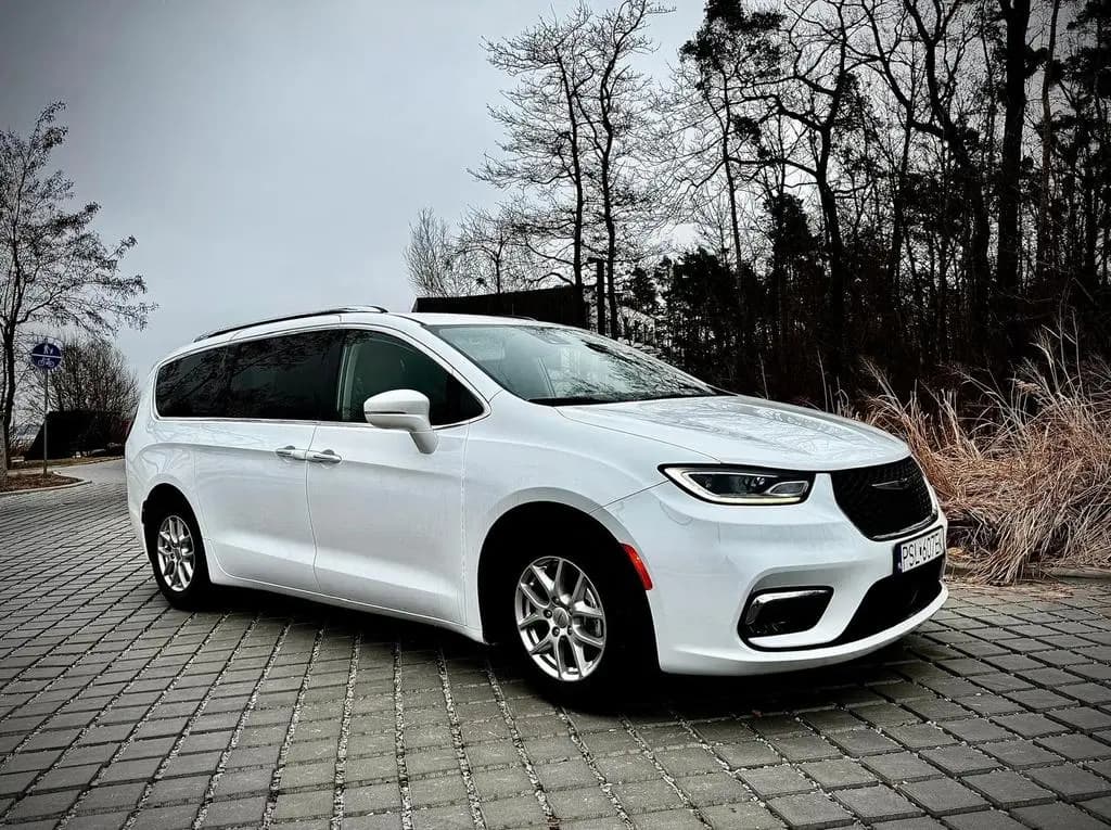 Main__Slider__Photo:Chrysler Pacifica Neue Reifen, Ölwechsel, Inspektion 01/2021-0