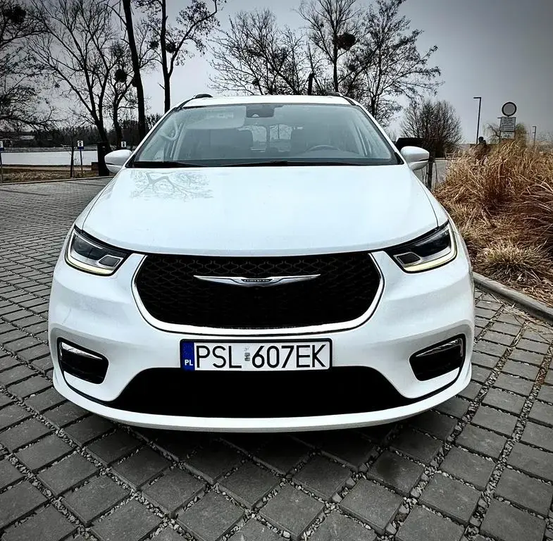 Main__Slider__Photo:Chrysler Pacifica Neue Reifen, Ölwechsel, Inspektion 01/2021-1