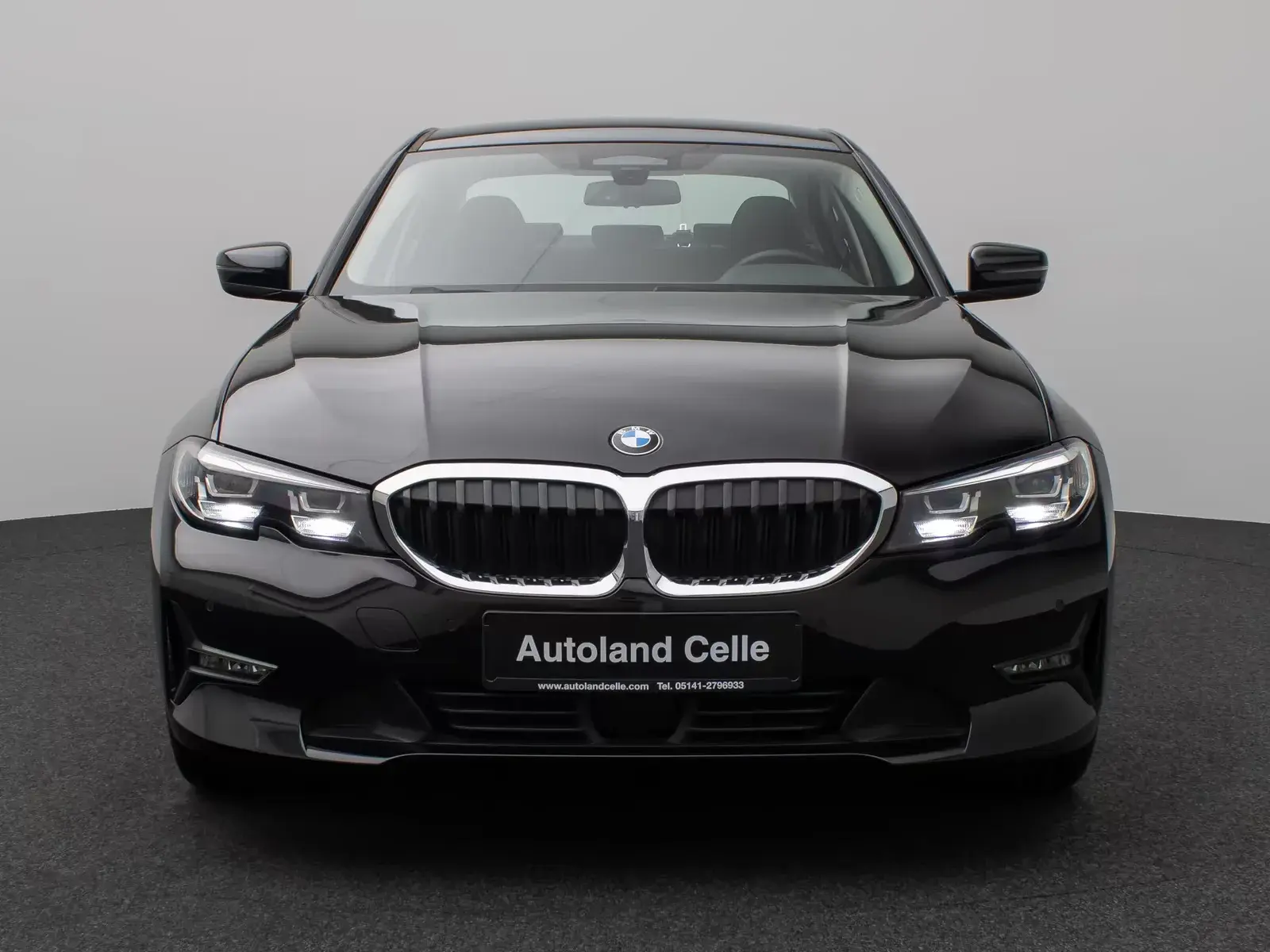 Main__Slider__Photo:BMW 3 Series 10/2019-1
