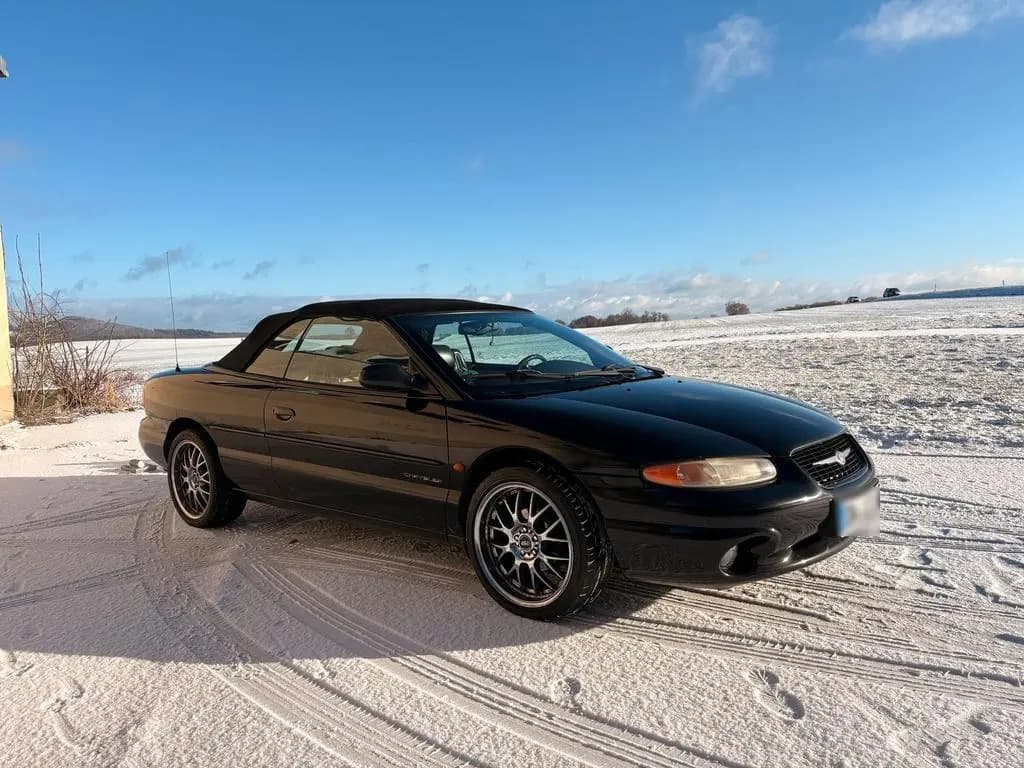 Main__Slider__Photo:Chrysler Stratus Limited v6 03/2000-0