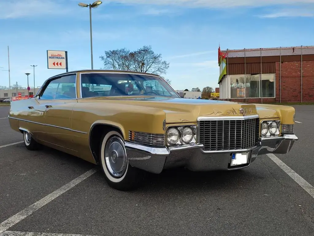 Main__Slider__Photo:Cadillac Sedan Deville 02/1970-1