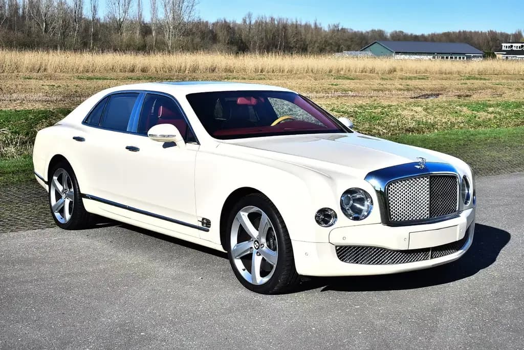 Main__Slider__Photo:Bentley Mulsanne Speed 6.8 V8 €80.000 in options 04/2015-0