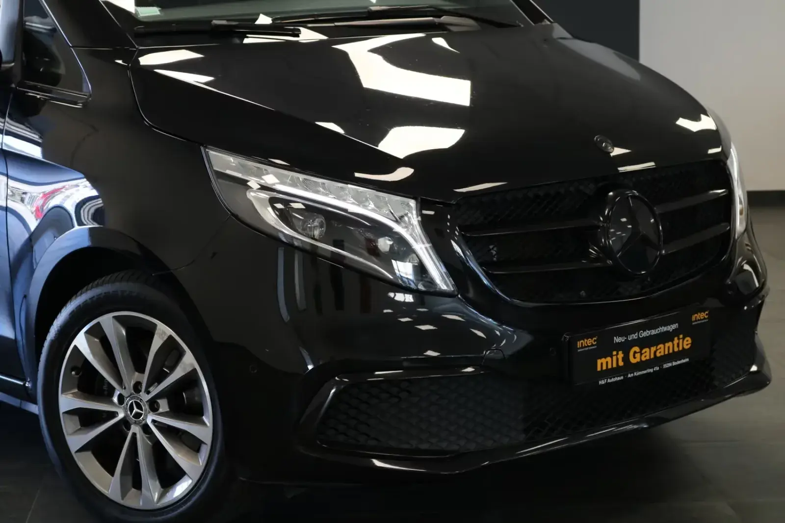 Main__Slider__Photo:Mercedes-Benz V-Class 250 09/2021-1