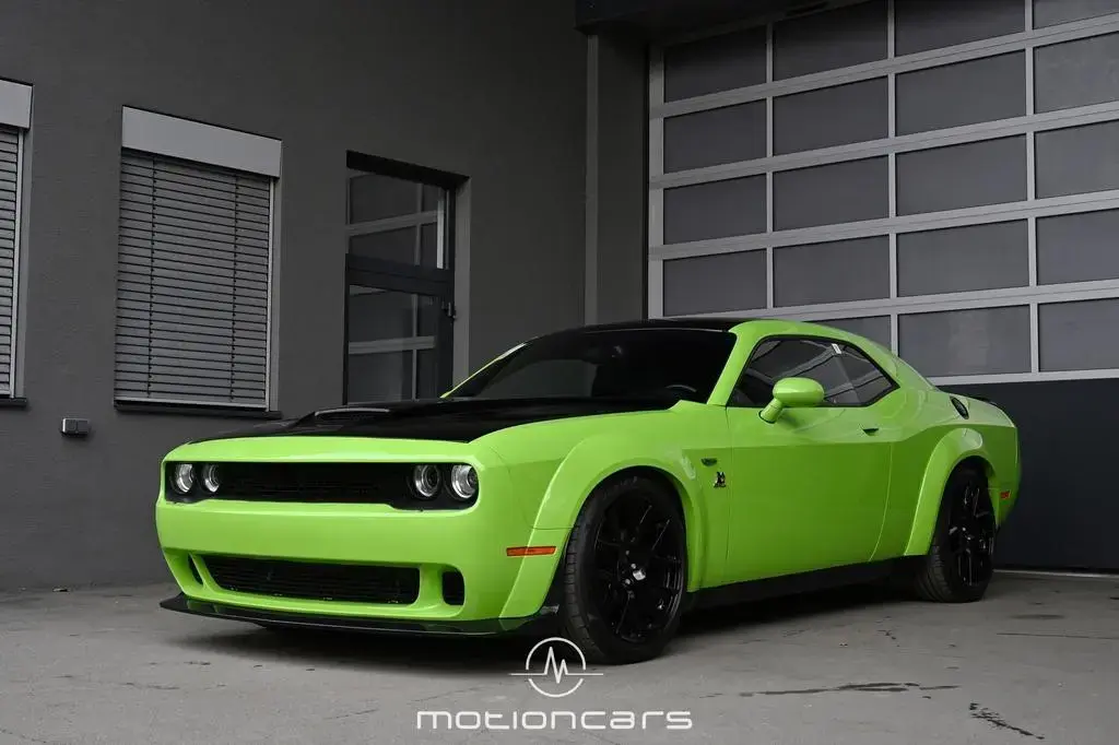 Main__Slider__Photo:Dodge Challenger SRT WIDEBODY 07/2015-1