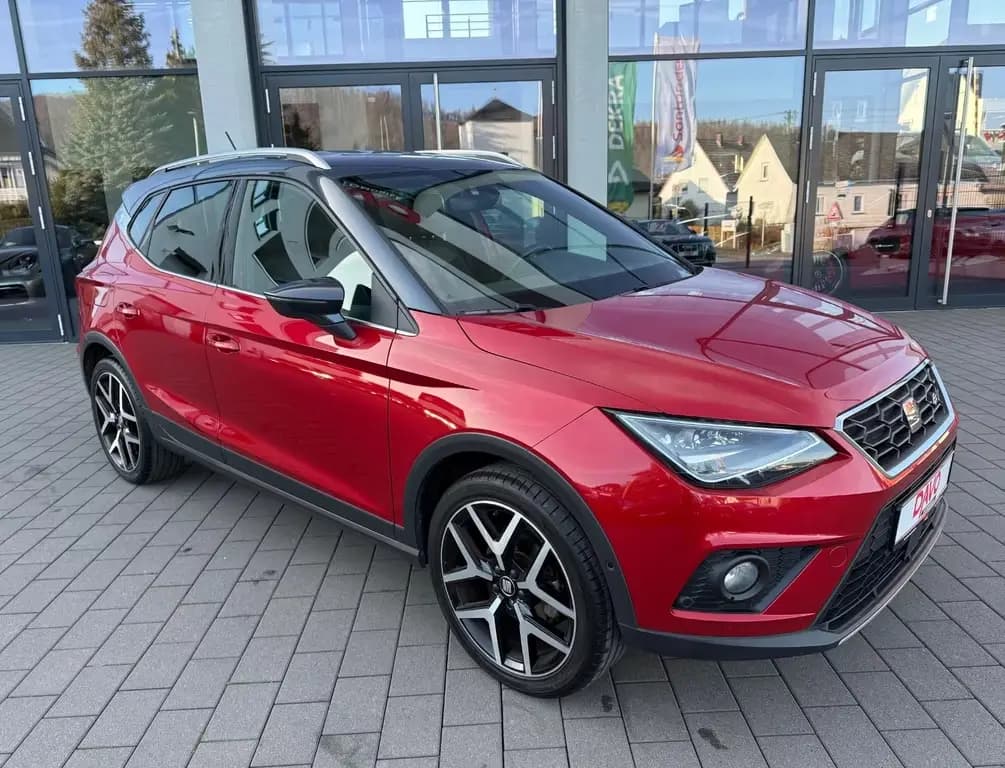 Main__Slider__Photo:Seat Arona FR 1.0 TSI//Beats Sound/LED/R-Kamera/DAB 05/2021-0