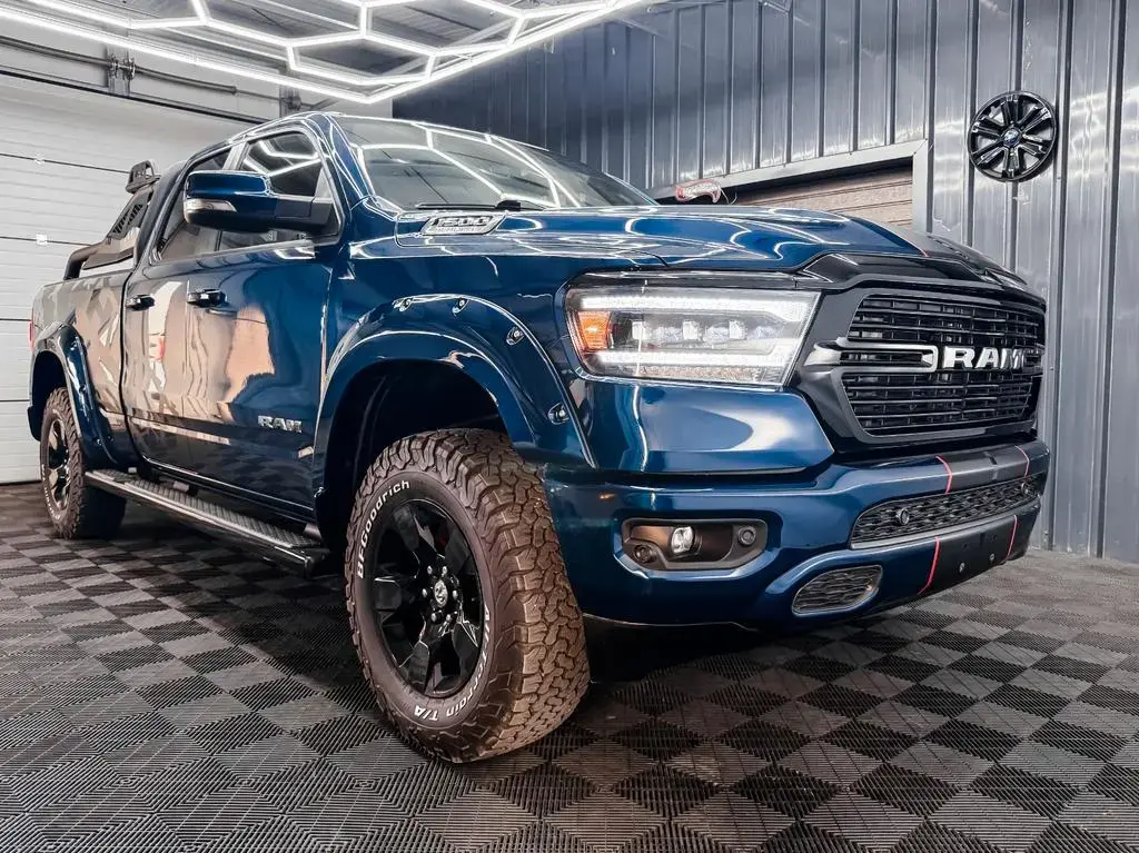 Main__Slider__Photo:Dodge RAM BIG HORN 5.7L 4x4 LPG 12/2022-1