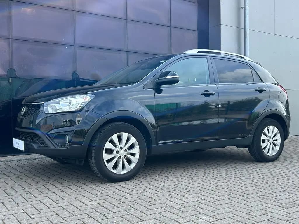 Main__Slider__Photo:Ssangyong Korando 2.Hand|AHK|Rückfahrkam 08/2017-0